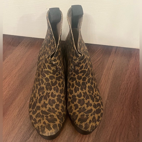 Charleston Shoe Co. Upper Monterey Boots in Leopard - Picture 4 of 9